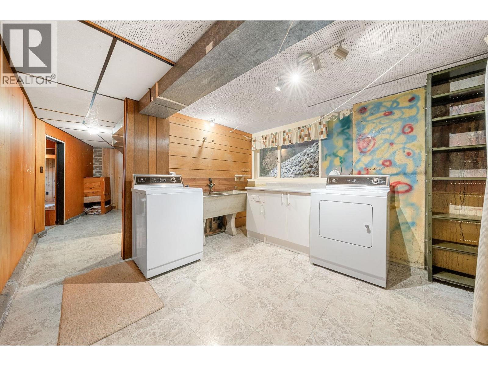 234 Rondoval Crescent, North Vancouver, British Columbia  V7N 2W7 - Photo 31 - R3112615