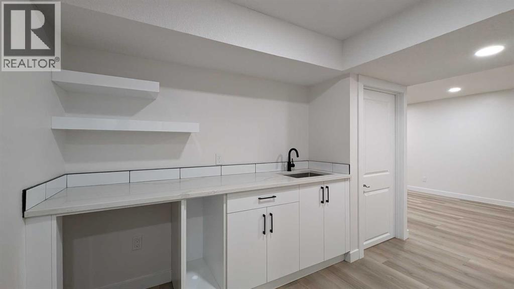 4 Harvey Place Sw, Calgary, Alberta  T2V 3A5 - Photo 22 - A2289807