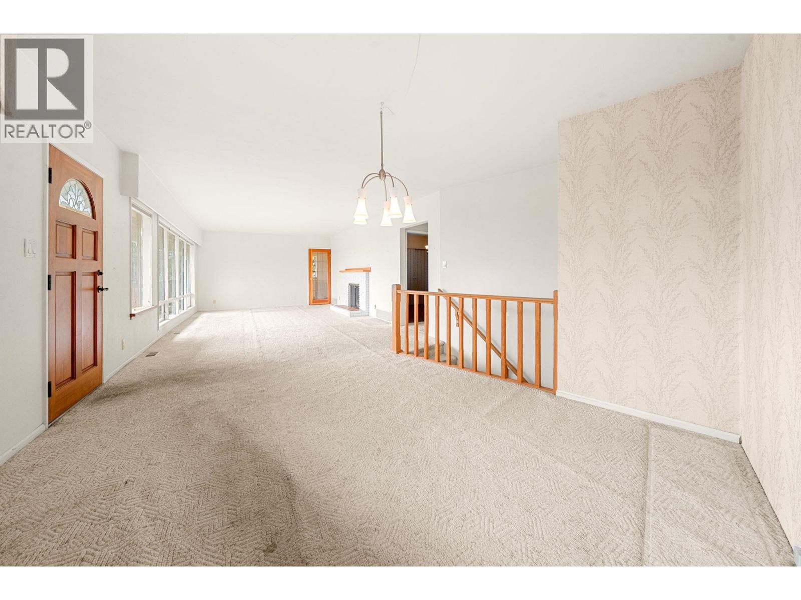 234 Rondoval Crescent, North Vancouver, British Columbia  V7N 2W7 - Photo 9 - R3112615