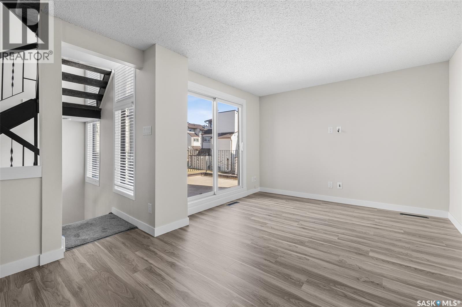 5064 10th Avenue, Regina, Saskatchewan  S4T 7P4 - Photo 5 - SK033183