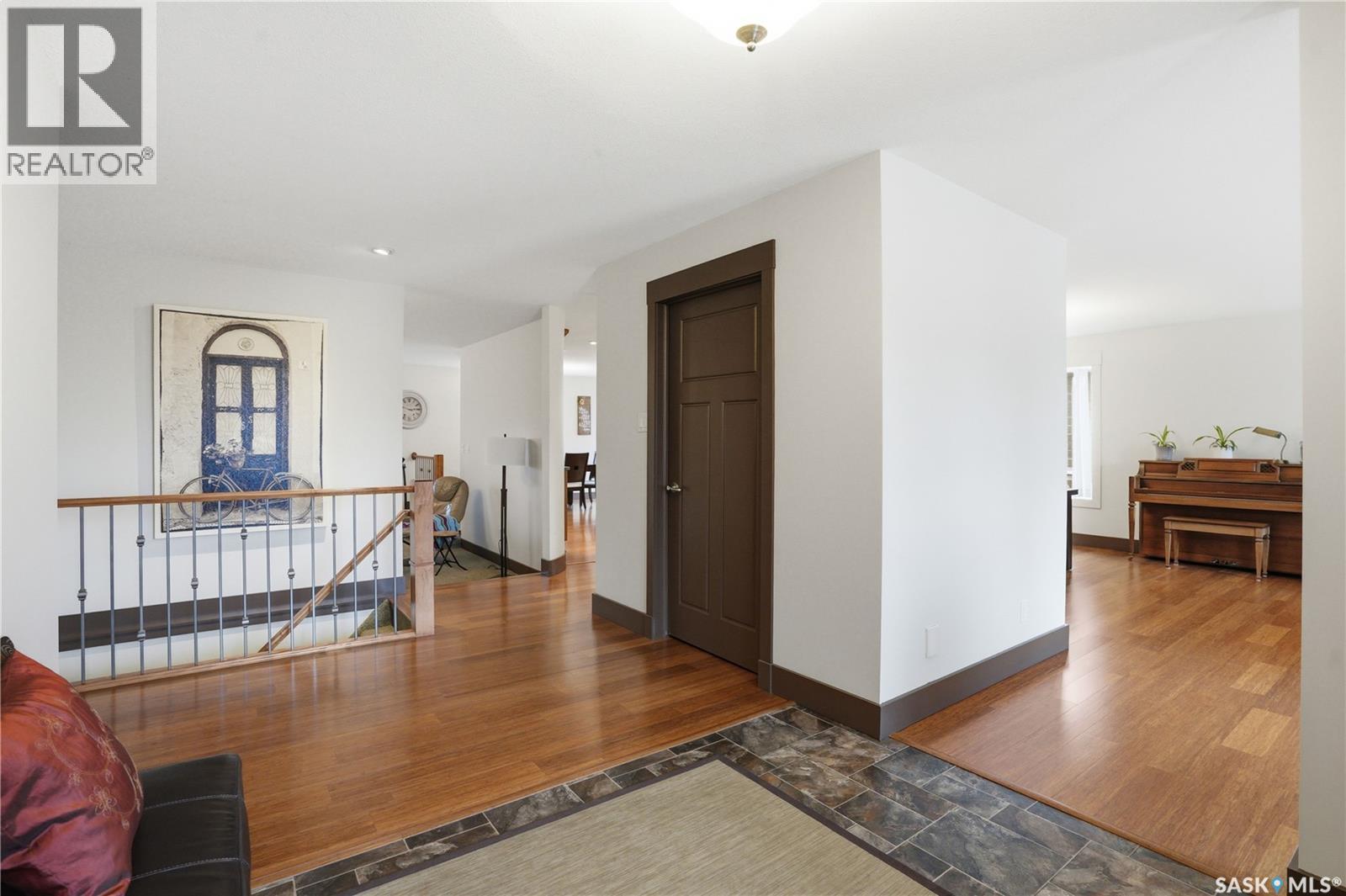 301 Coldspring Crescent, Saskatoon, Saskatchewan  S7J 3M9 - Photo 8 - SK033149