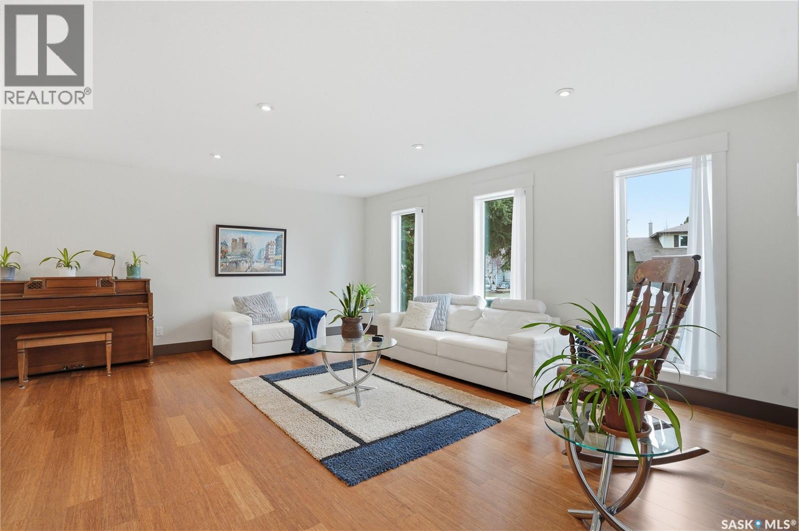 301 Coldspring Crescent, Saskatoon, Saskatchewan  S7J 3M9 - Photo 9 - SK033149