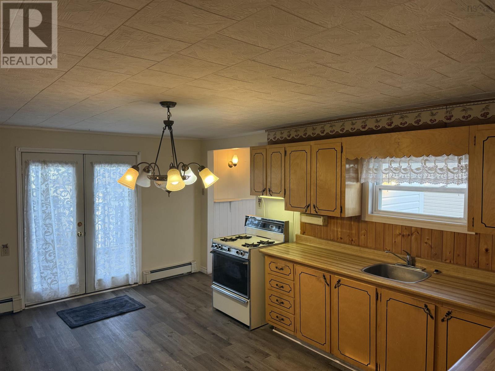 3691 Ocean Avenue, New Waterford, Nova Scotia  B1H 2S5 - Photo 16 - 202607778