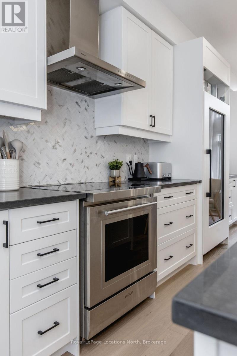 36 Simona Avenue, Wasaga Beach, Ontario  L9Z 0L3 - Photo 11 - S13012030