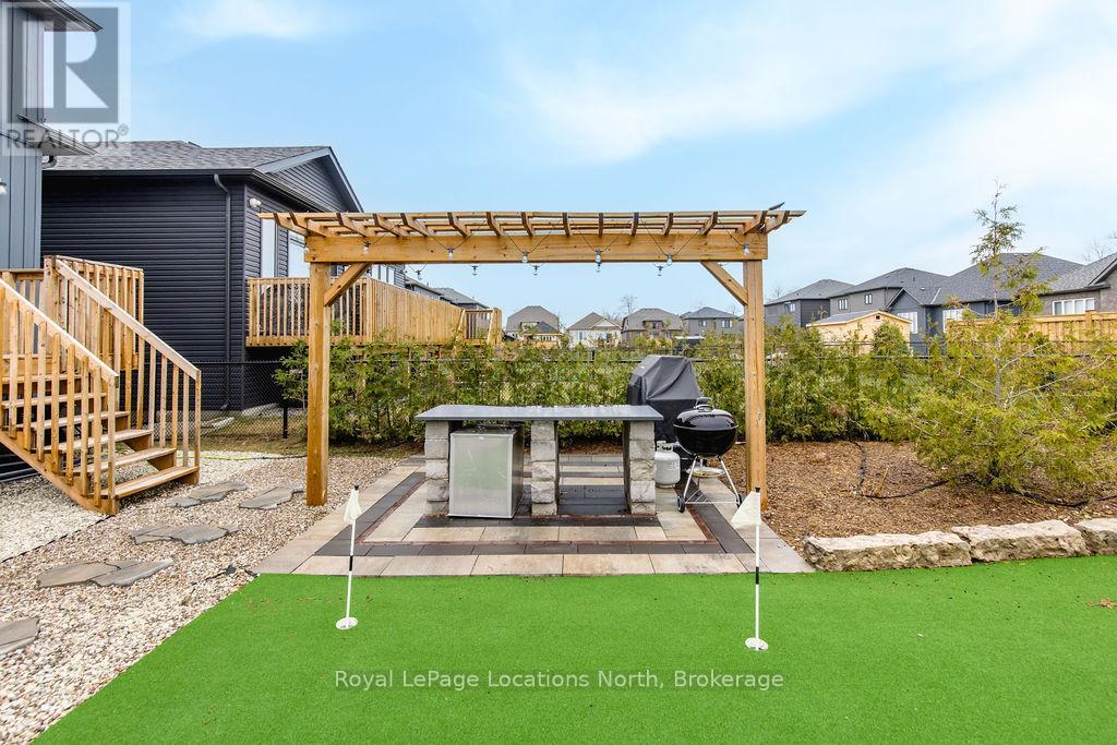 36 Simona Avenue, Wasaga Beach, Ontario  L9Z 0L3 - Photo 47 - S13012030