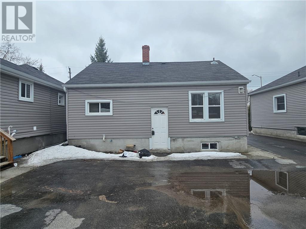340 Riverside, Sudbury, Ontario  P3E 1H7 - Photo 2 - 2127176