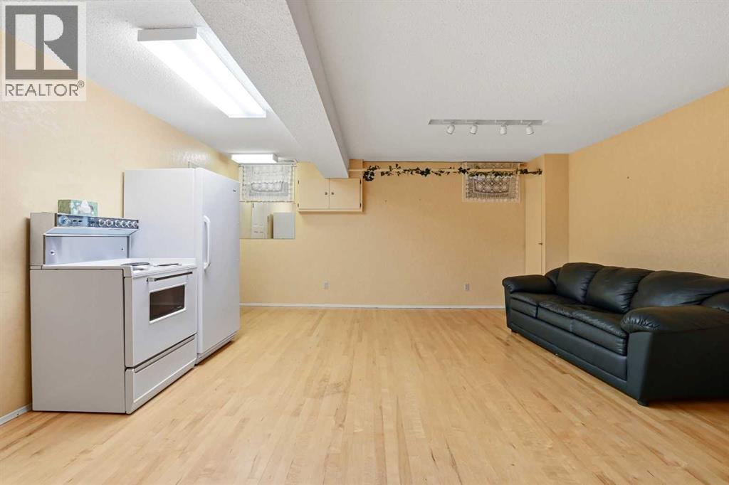 3919 43 Avenue, Red Deer, Alberta  T4N 3B8 - Photo 21 - A2302120