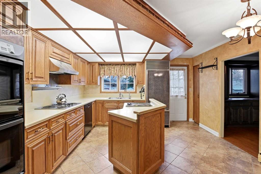 3919 43 Avenue, Red Deer, Alberta  T4N 3B8 - Photo 9 - A2302120