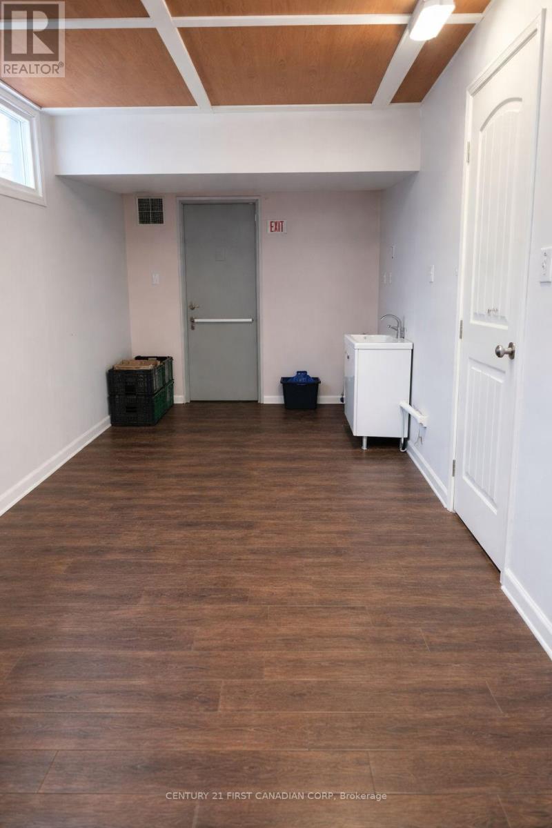 3081 Mosley Street, Wasaga Beach, Ontario  L9Z 1W7 - Photo 2 - S13012042