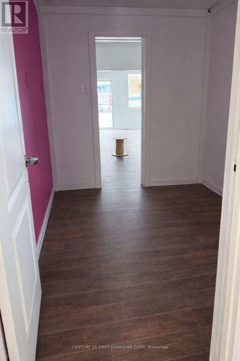 3081 Mosley Street, Wasaga Beach, Ontario  L9Z 1W7 - Photo 3 - S13012042