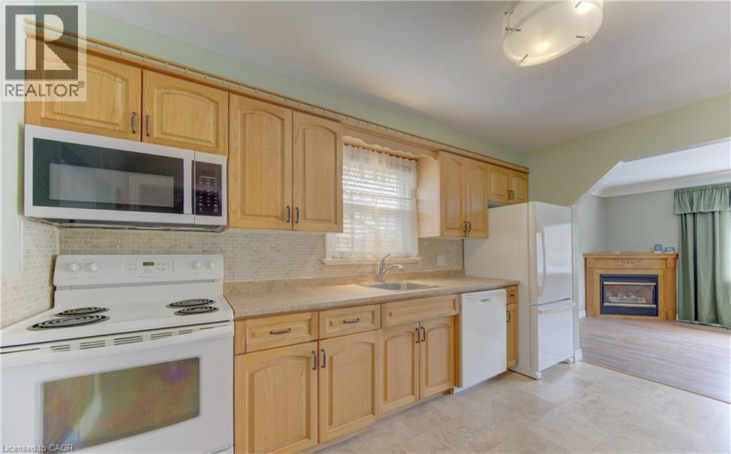 210 Lourdes Street, Waterloo, Ontario  N2L 1N7 - Photo 12 - 40821600