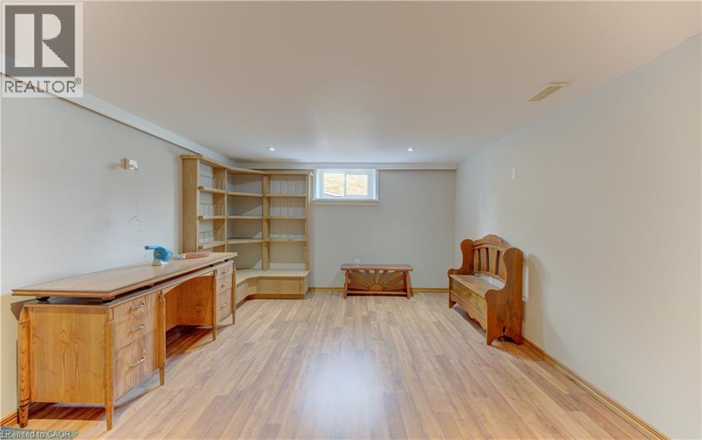 210 Lourdes Street, Waterloo, Ontario  N2L 1N7 - Photo 30 - 40821600