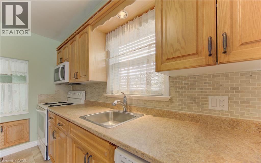 210 Lourdes Street, Waterloo, Ontario  N2L 1N7 - Photo 16 - 40821600