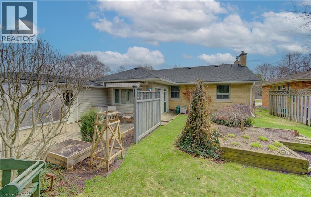 210 Lourdes Street, Waterloo, Ontario  N2L 1N7 - Photo 40 - 40821600