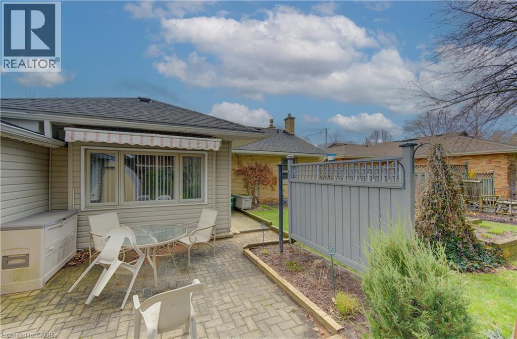 210 Lourdes Street, Waterloo, Ontario  N2L 1N7 - Photo 42 - 40821600