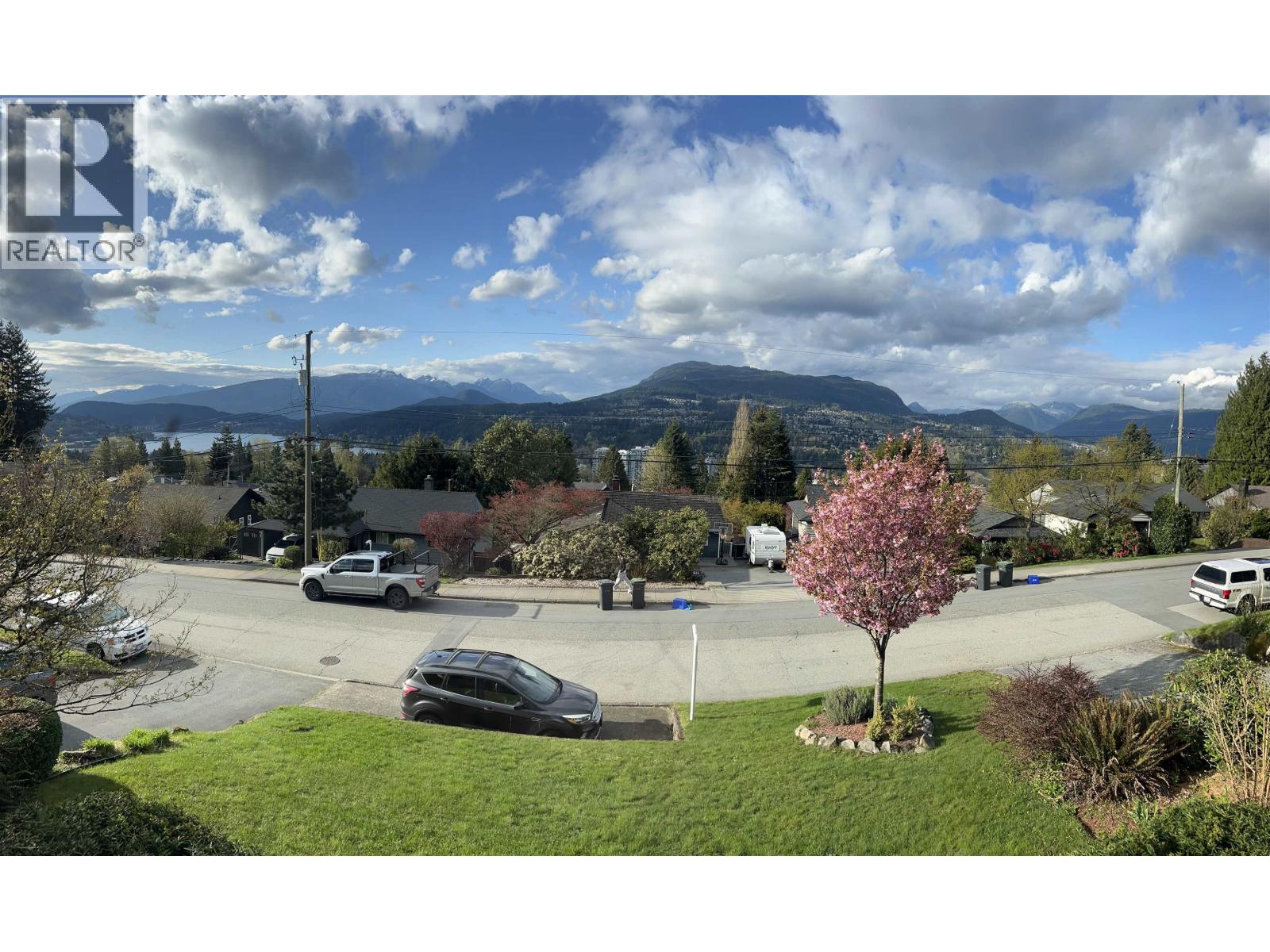 918 Baker Drive, Coquitlam, British Columbia  V3J 6X2 - Photo 3 - R3112232