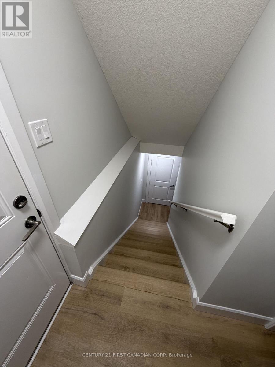 Lower - 2281 Southport Crescent, London South, Ontario  N6M 0H9 - Photo 2 - X13012146