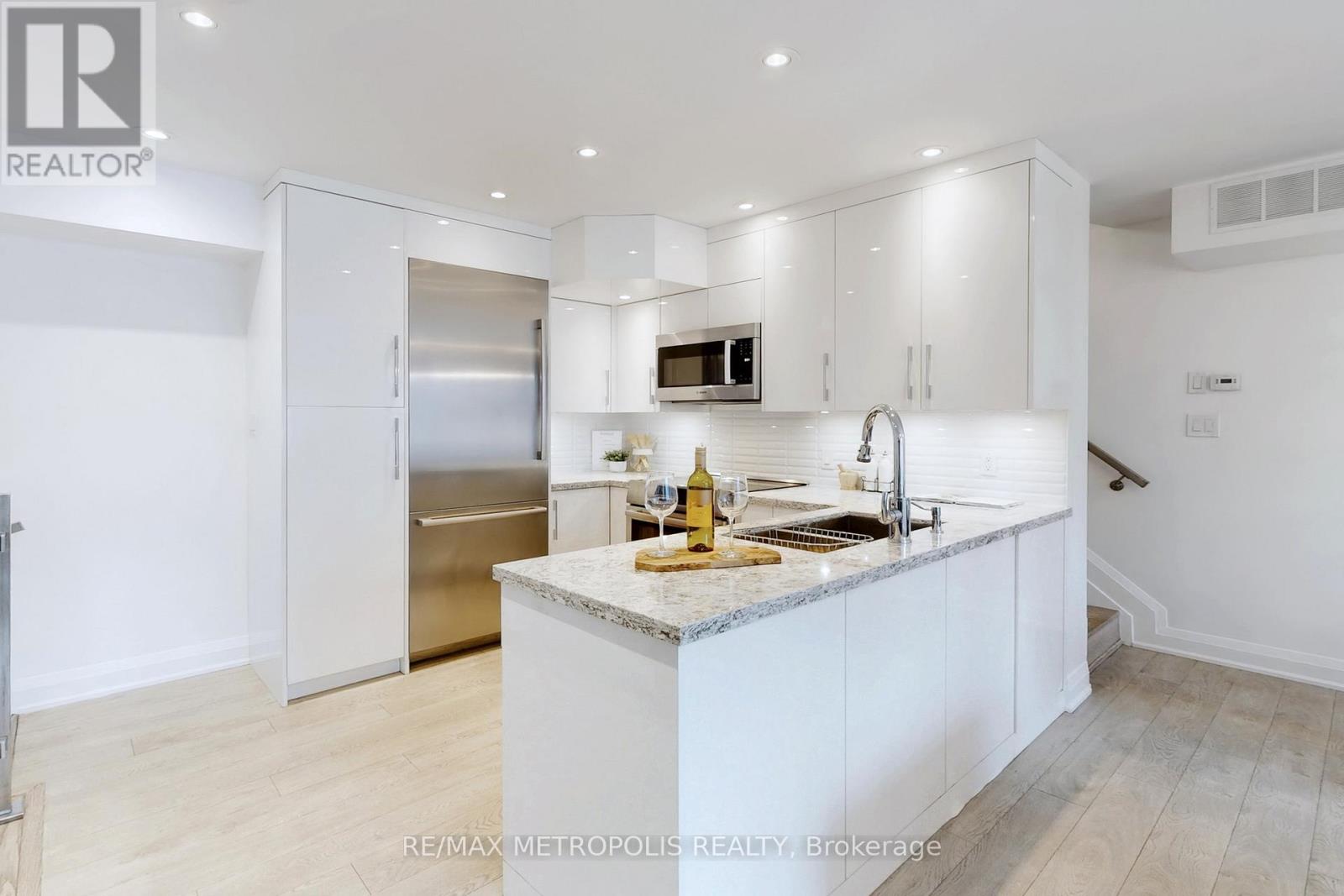 404 - 12 Sudbury Street, Toronto, Ontario  M6J 3W7 - Photo 13 - C13012034