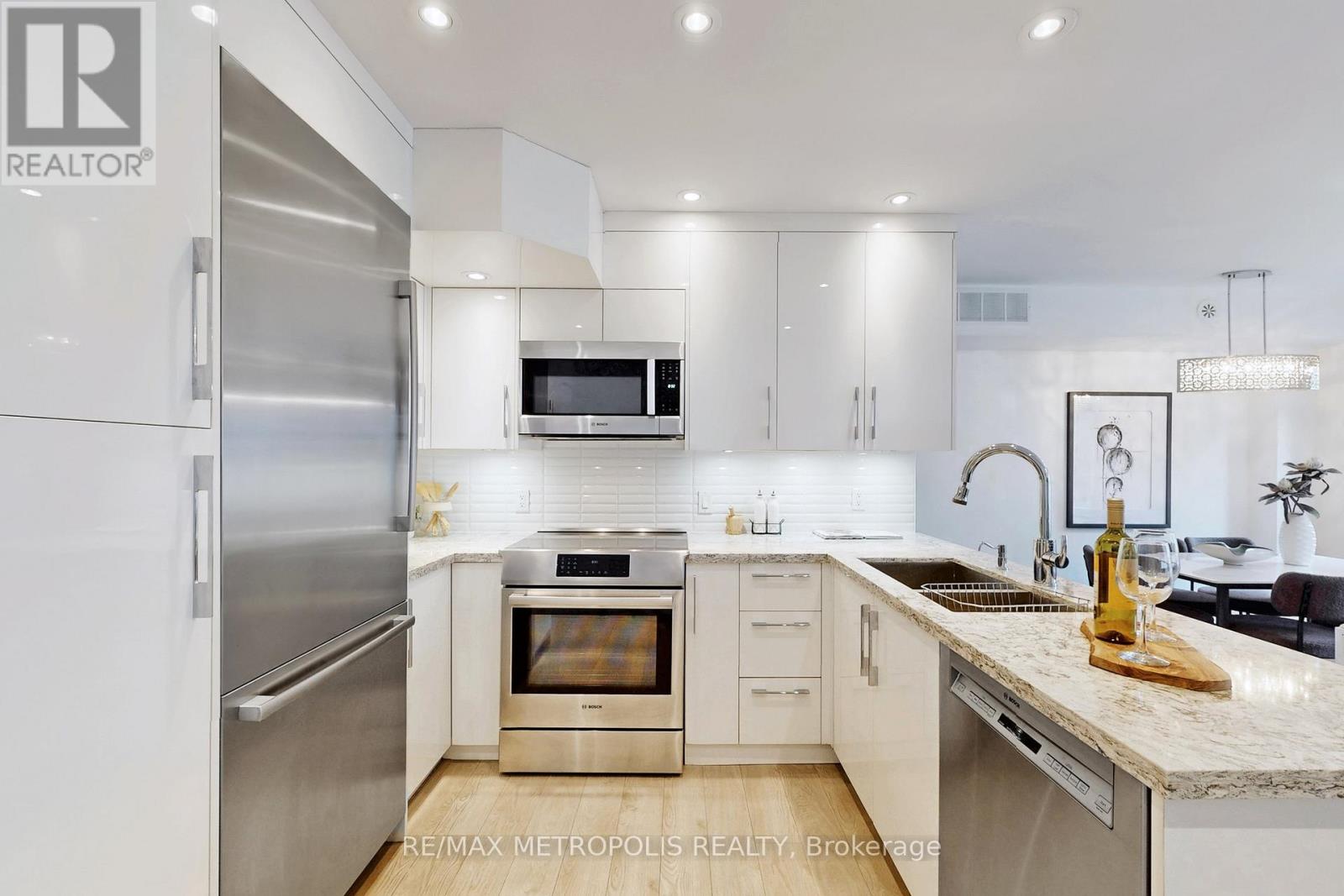 404 - 12 Sudbury Street, Toronto, Ontario  M6J 3W7 - Photo 15 - C13012034