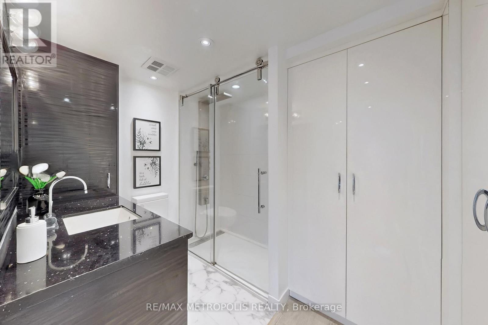 404 - 12 Sudbury Street, Toronto, Ontario  M6J 3W7 - Photo 33 - C13012034