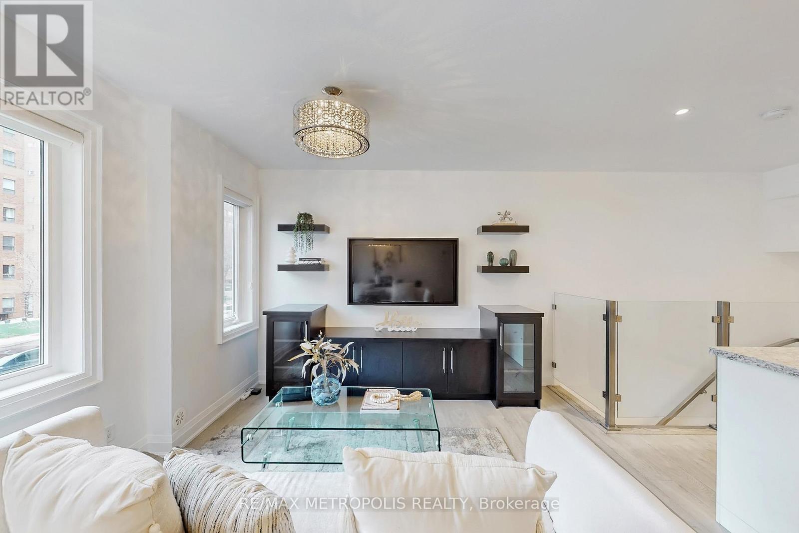 404 - 12 Sudbury Street, Toronto, Ontario  M6J 3W7 - Photo 8 - C13012034