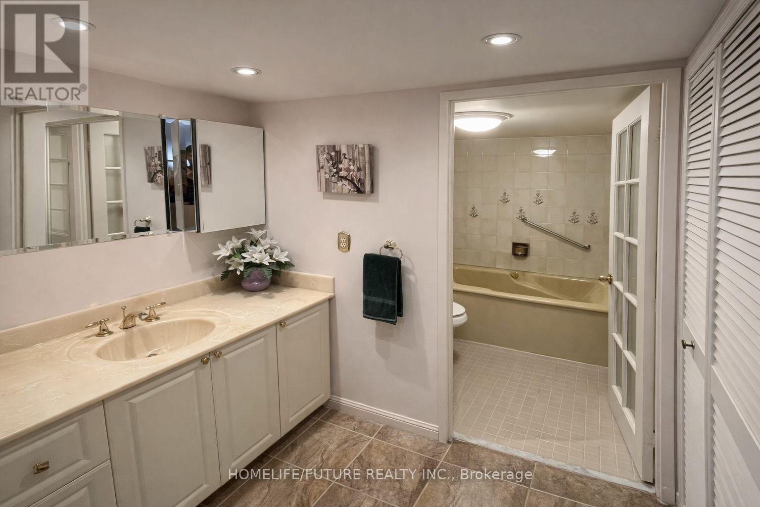 112 - 245 The Don Way W, Toronto, Ontario  M3B 3M2 - Photo 12 - C13012088