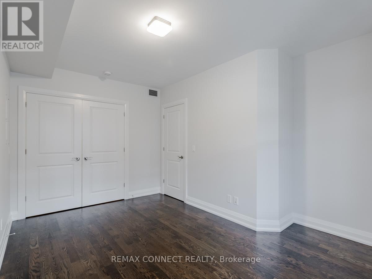 Main - 690 Shaw Street, Toronto, Ontario  M6G 3L7 - Photo 8 - C13012116