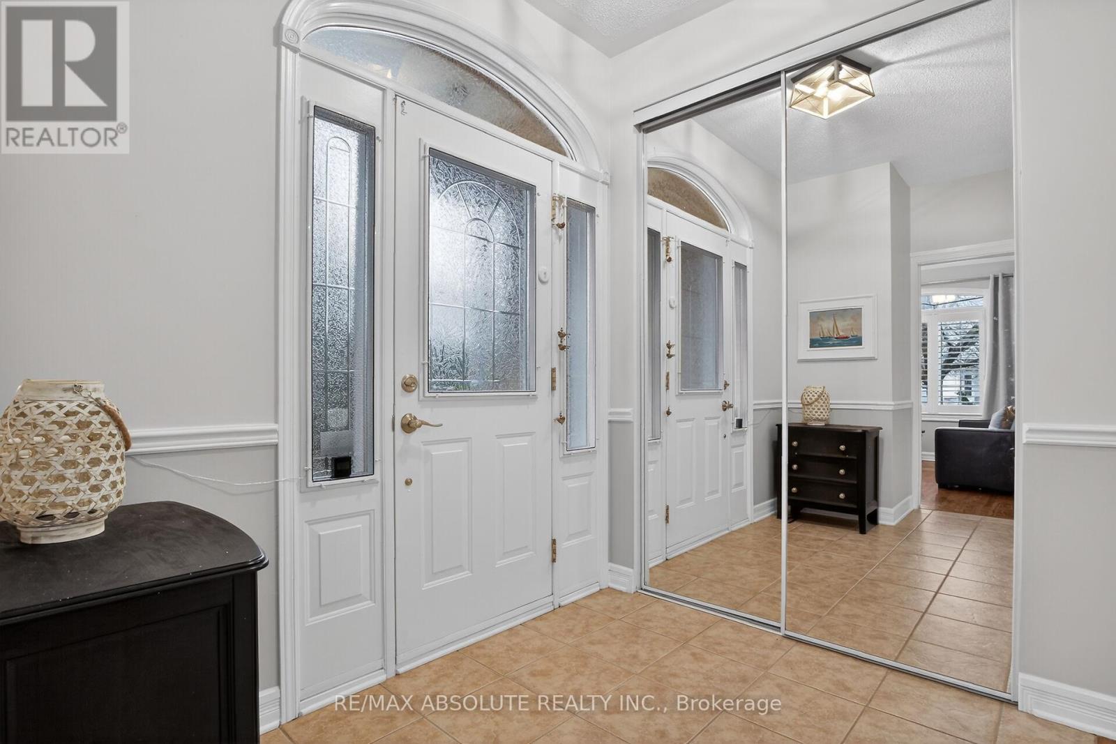 19 Goldora Private, Ottawa, Ontario  K2T 1K8 - Photo 3 - X13012086