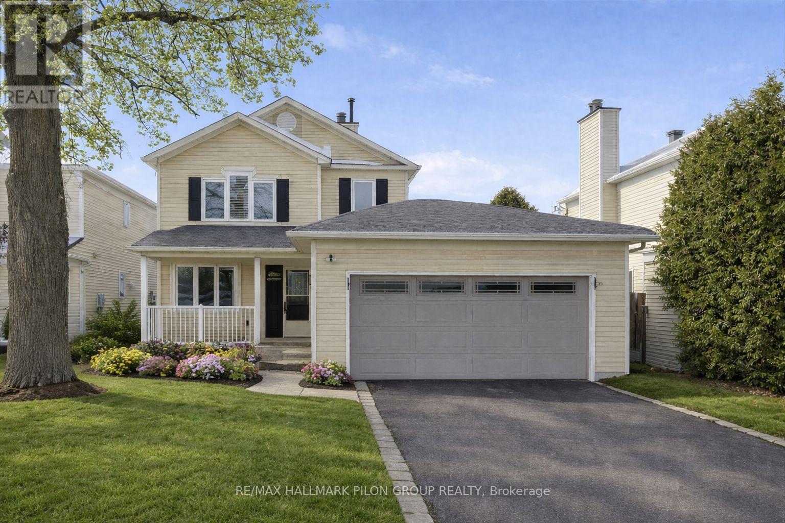 284 Mceachern Crescent, Ottawa, Ontario  K1E 3K3 - Photo 1 - X13012096