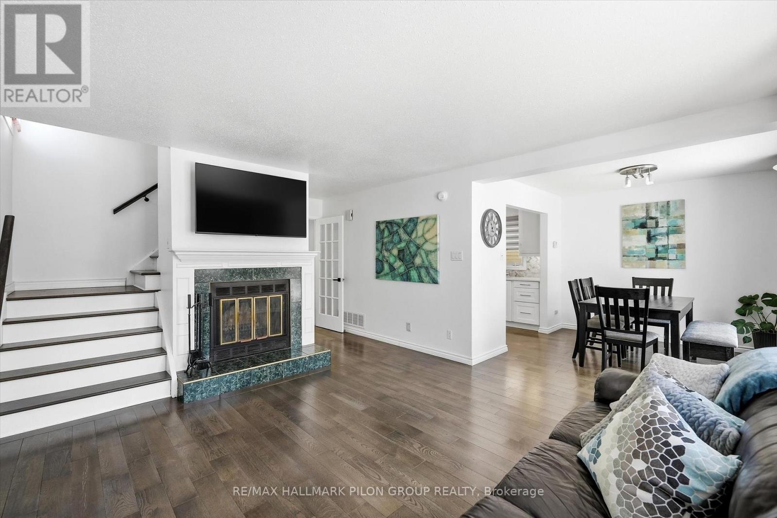 284 Mceachern Crescent, Ottawa, Ontario  K1E 3K3 - Photo 8 - X13012096