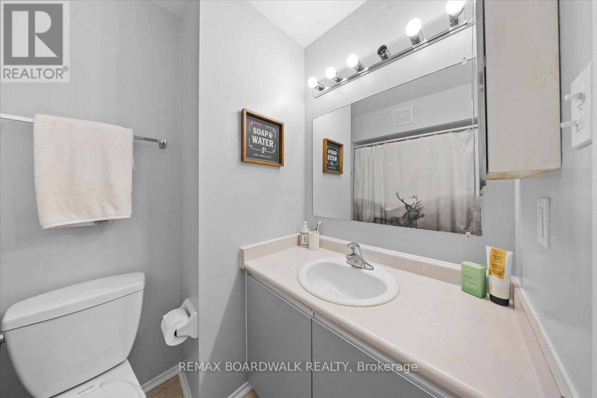 412 - 250 Brittany Drive, Ottawa, Ontario  K1K 4M1 - Photo 3 - X13012114