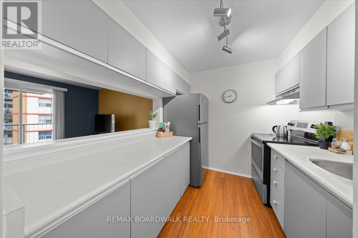 412 - 250 Brittany Drive, Ottawa, Ontario  K1K 4M1 - Photo 4 - X13012114