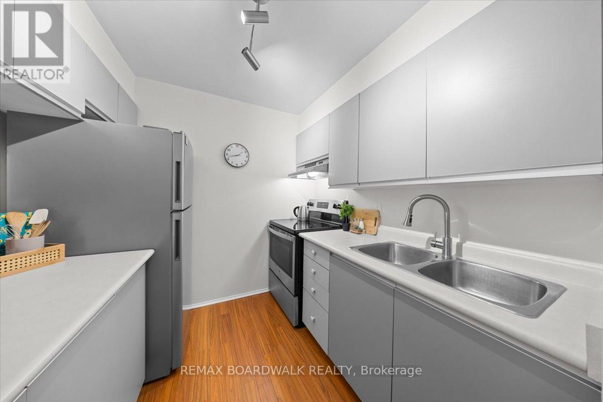 412 - 250 Brittany Drive, Ottawa, Ontario  K1K 4M1 - Photo 5 - X13012114