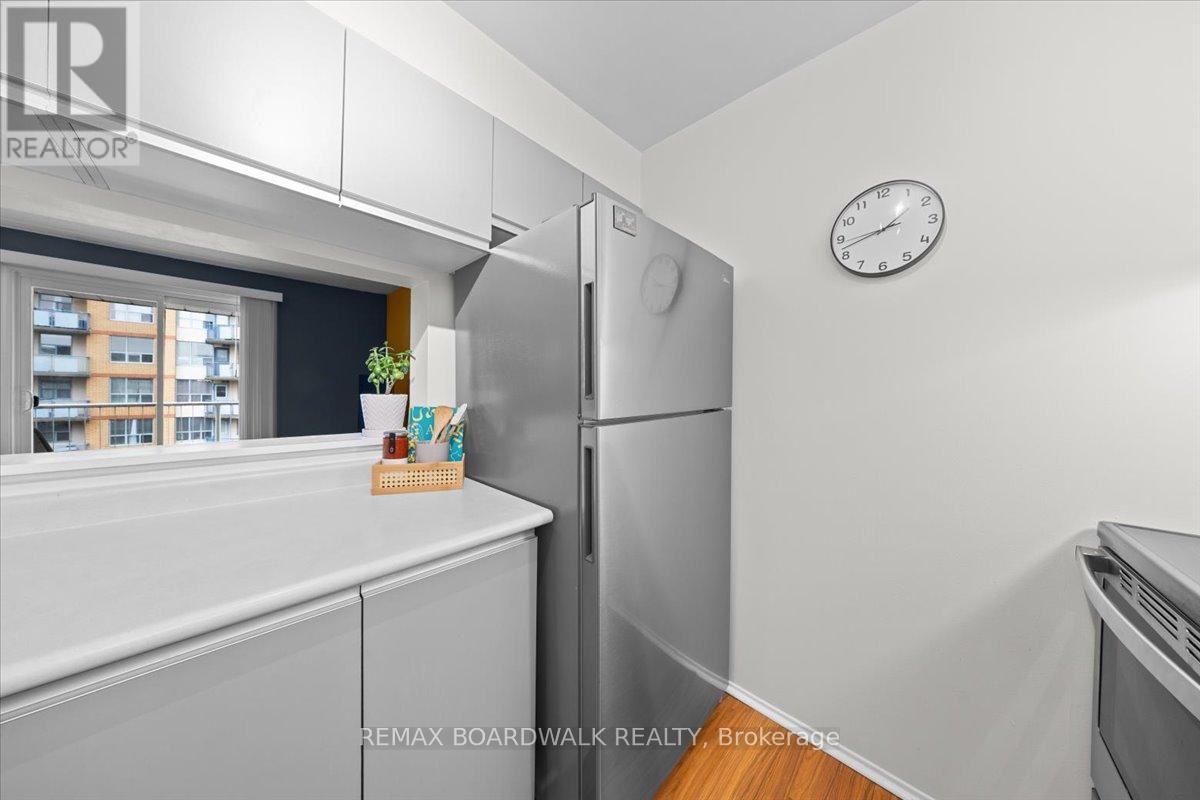 412 - 250 Brittany Drive, Ottawa, Ontario  K1K 4M1 - Photo 9 - X13012114