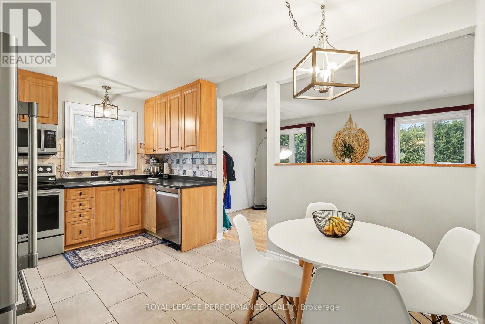 6417 St Louis Drive, Ottawa, Ontario  K1C 2X9 - Photo 12 - X13012130