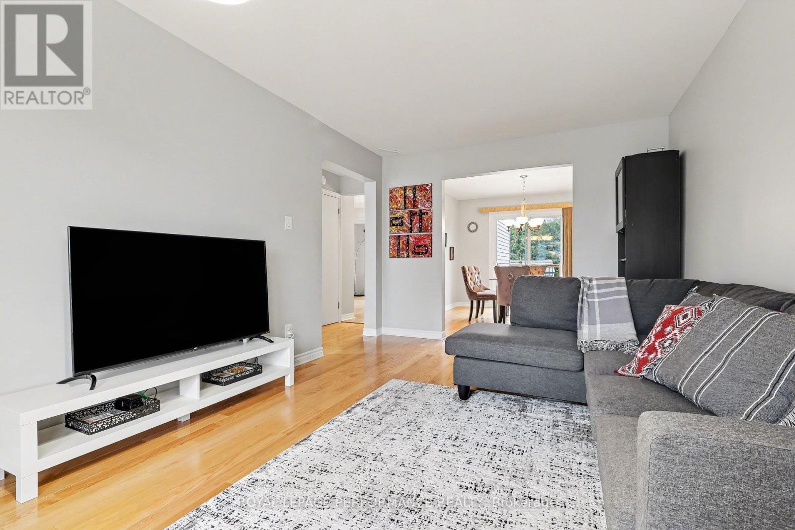 6417 St Louis Drive, Ottawa, Ontario  K1C 2X9 - Photo 3 - X13012130