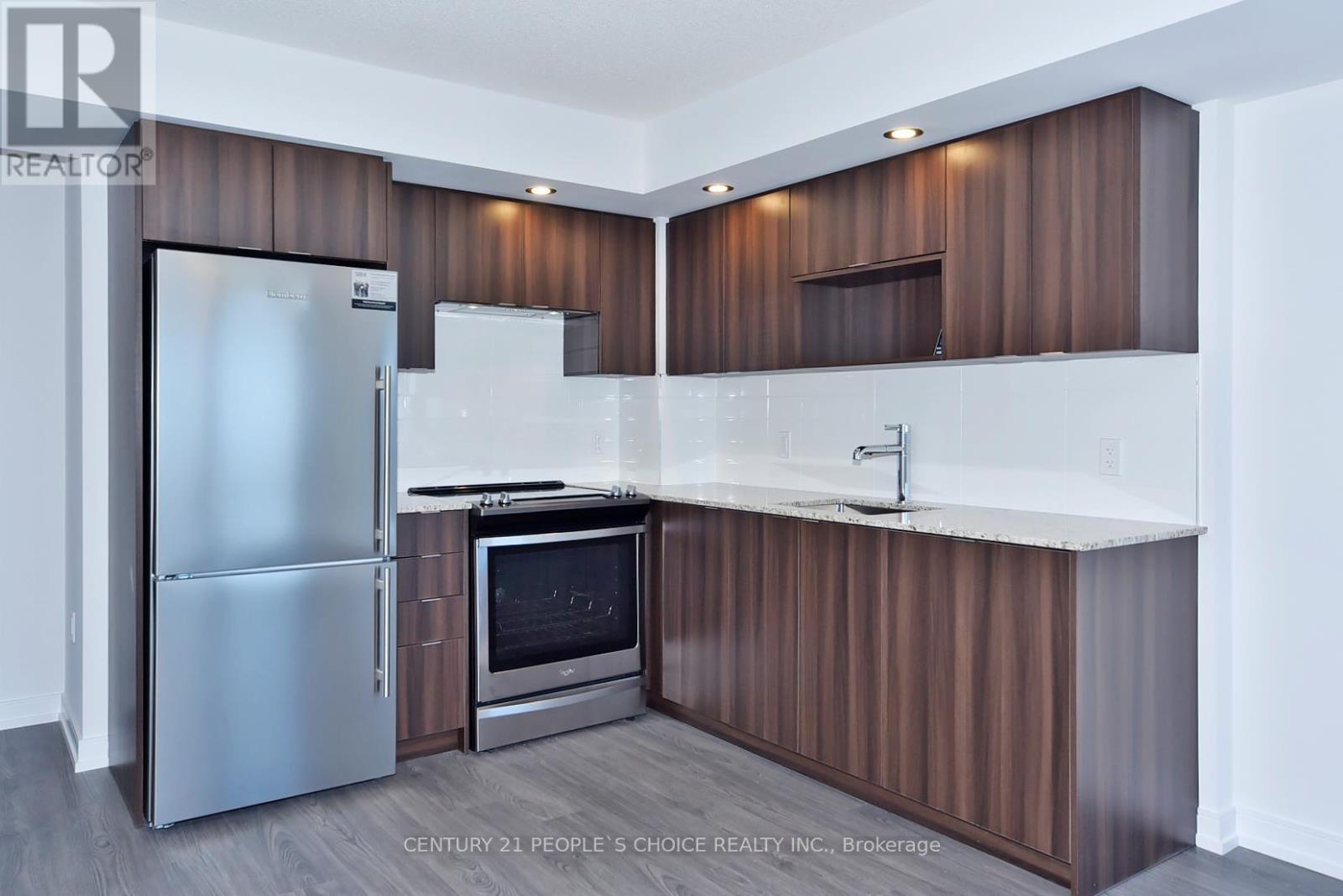 2402 - 225 VILLAGE GREEN SQUARE, Toronto, Ontario