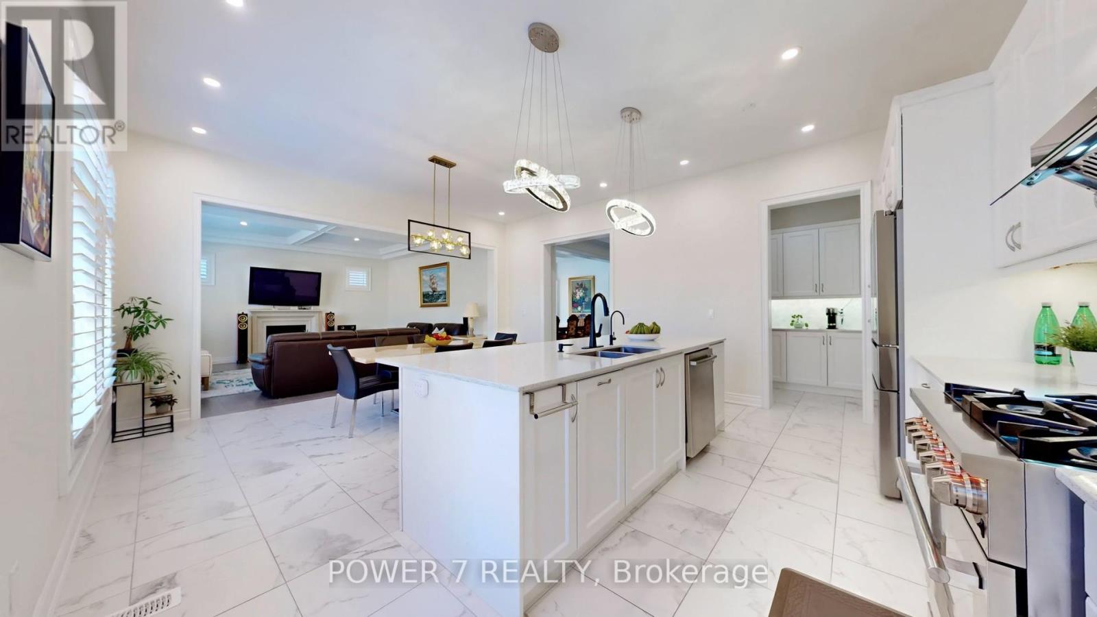 27 Joiner Circle, Whitchurch-Stouffville, Ontario  L4A 4W9 - Photo 14 - N13012044