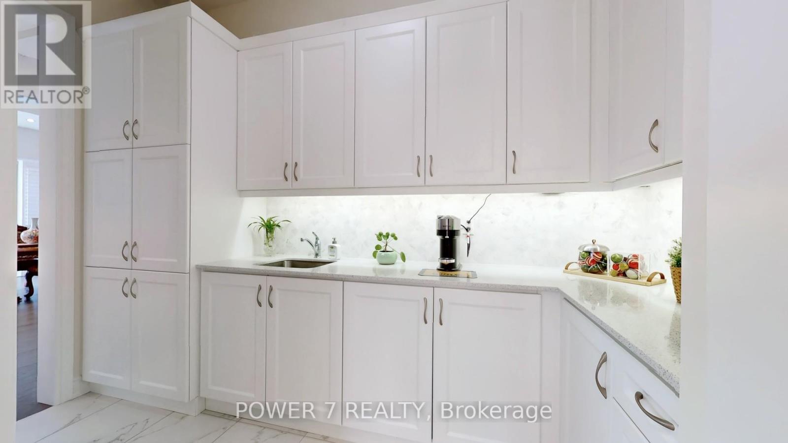 27 Joiner Circle, Whitchurch-Stouffville, Ontario  L4A 4W9 - Photo 17 - N13012044