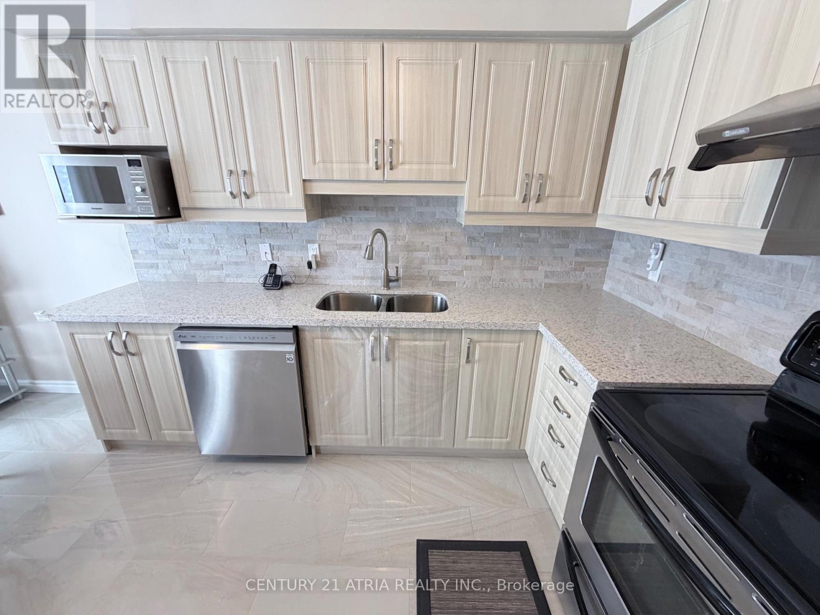 79 Maitland Drive, Markham, Ontario  L3R 4T6 - Photo 8 - N13012148