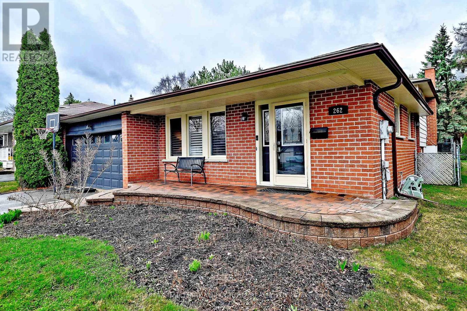 262 Plymouth Trail, Newmarket, Ontario  L3Y 6G7 - Photo 2 - N13012150