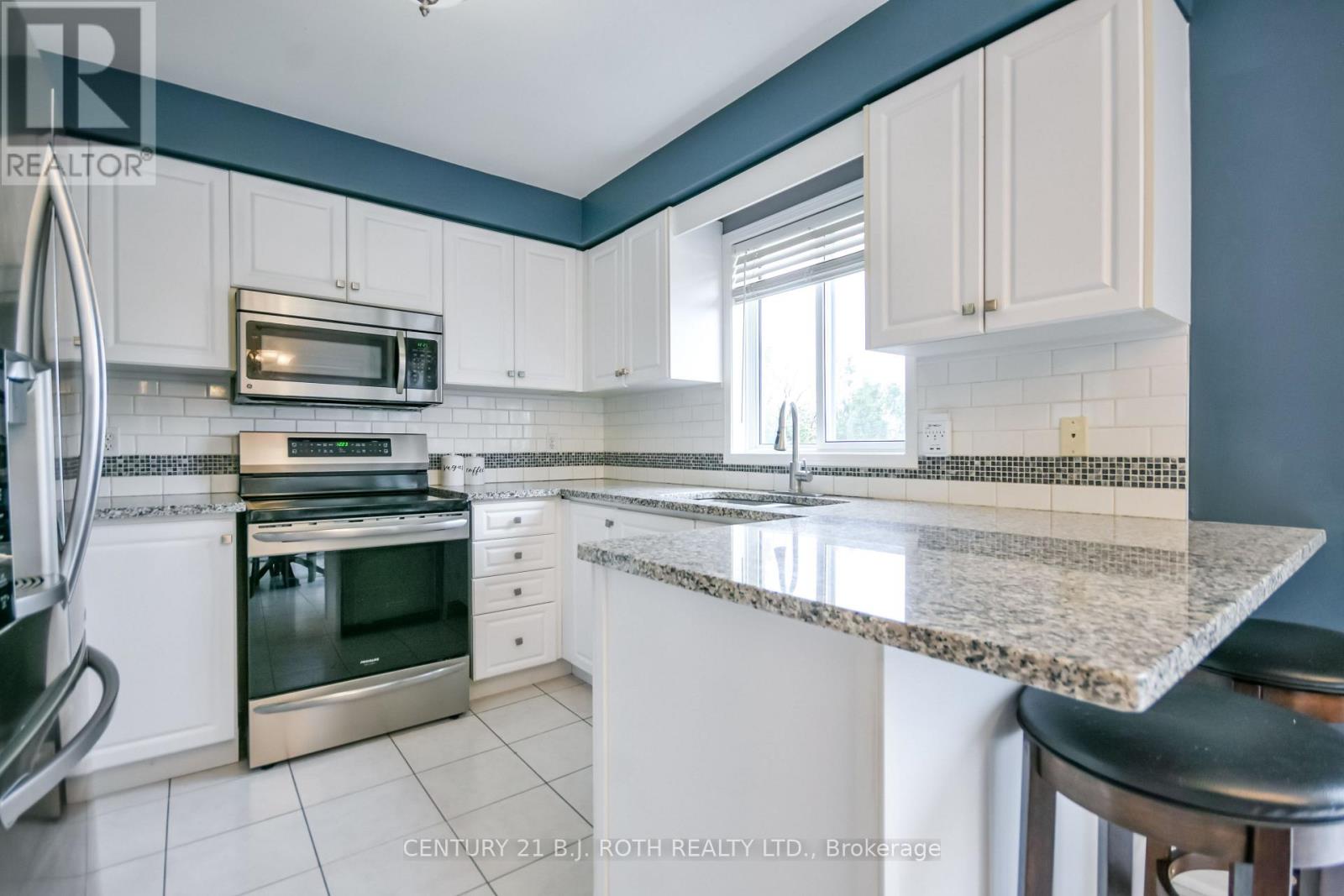 30 Black Willow Drive, Barrie (Holly), Ontario  L4N 9M2 - Photo 12 - S13012058