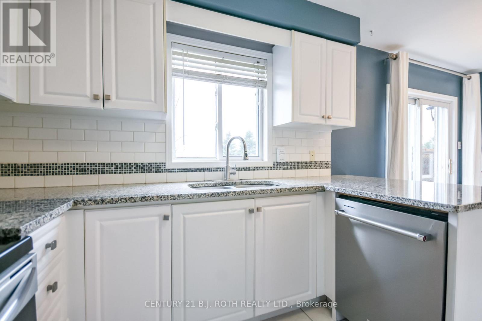 30 Black Willow Drive, Barrie (Holly), Ontario  L4N 9M2 - Photo 13 - S13012058