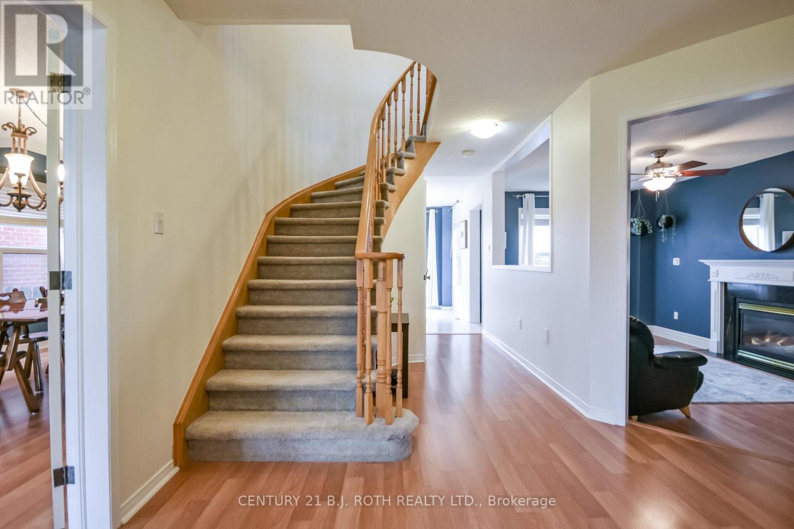 30 Black Willow Drive, Barrie (Holly), Ontario  L4N 9M2 - Photo 4 - S13012058