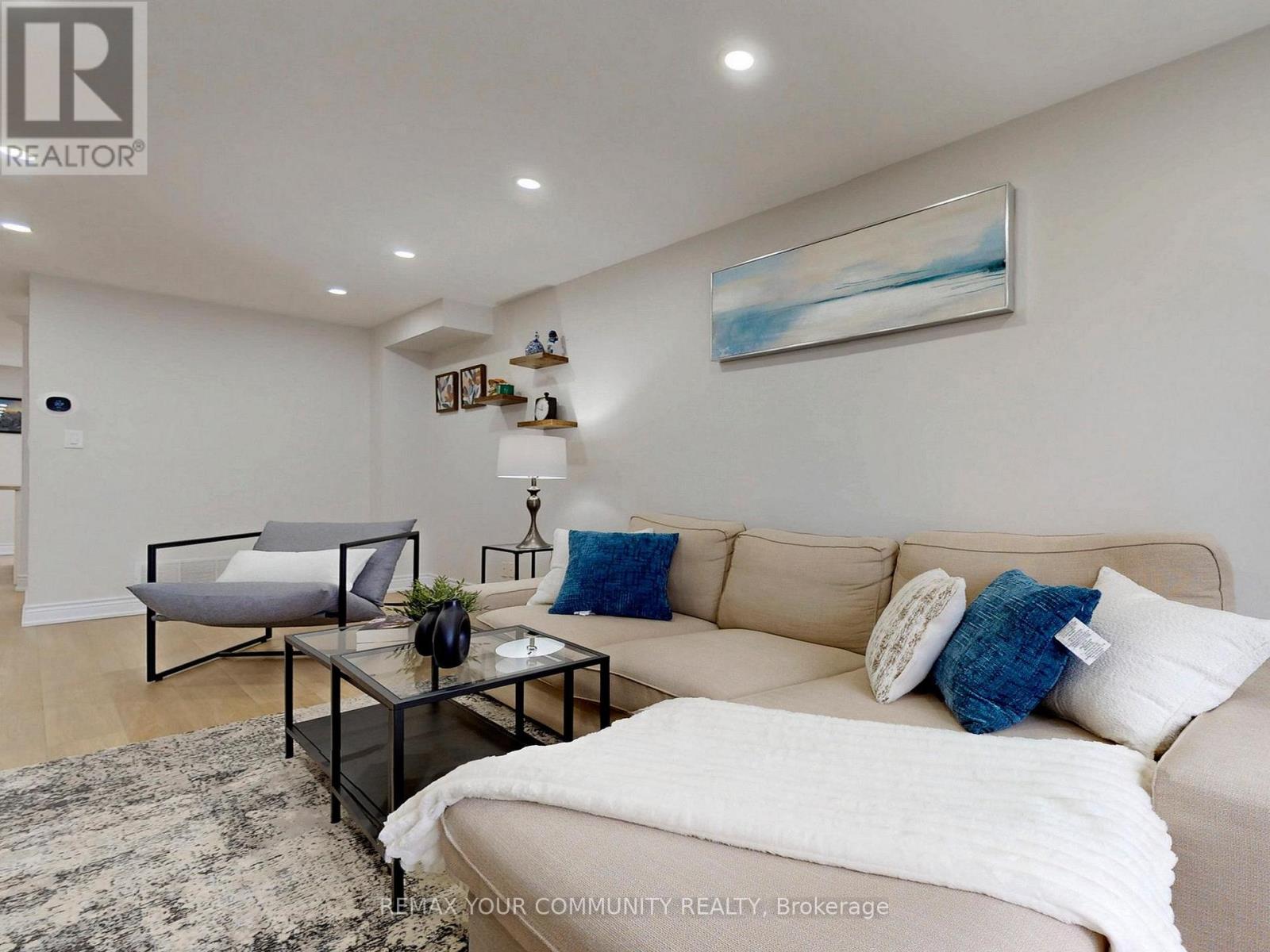 281 Ferndale Drive S, Barrie, Ontario  L4N 8K1 - Photo 5 - S13012082