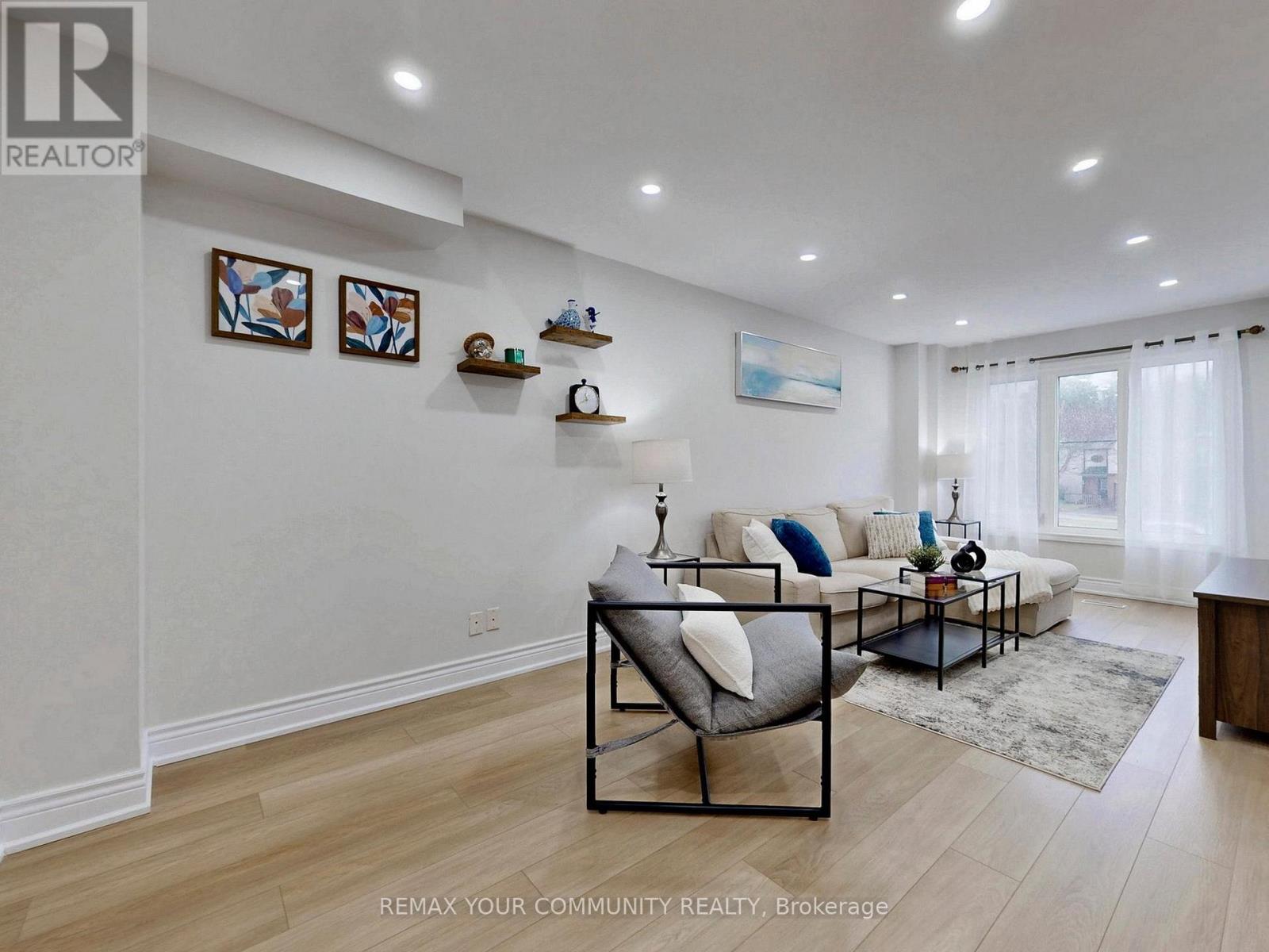 281 Ferndale Drive S, Barrie, Ontario  L4N 8K1 - Photo 6 - S13012082