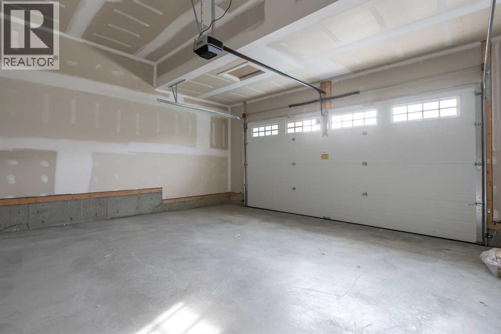 106 Monterey Bay SE, High River, Alberta  T1V 0K3 - Photo 31 - A2267748