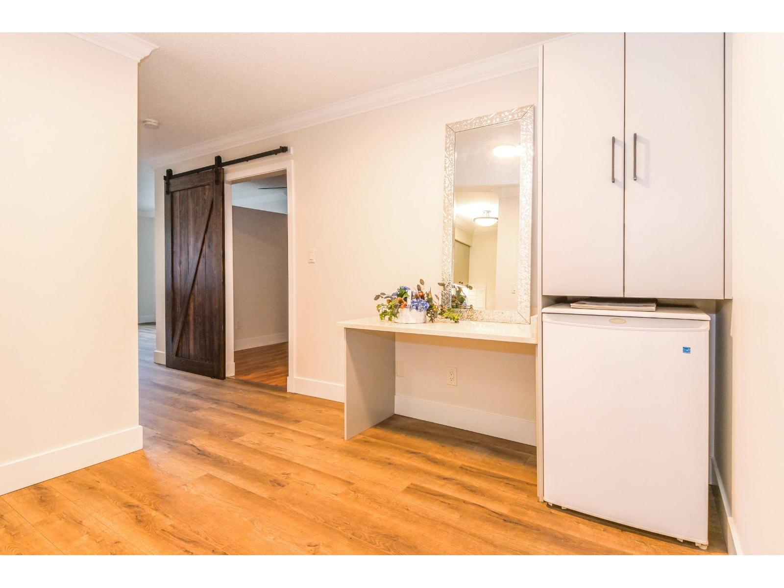 203 17661 58a Avenue, Surrey, British Columbia  V3S 1N4 - Photo 8 - R3107138