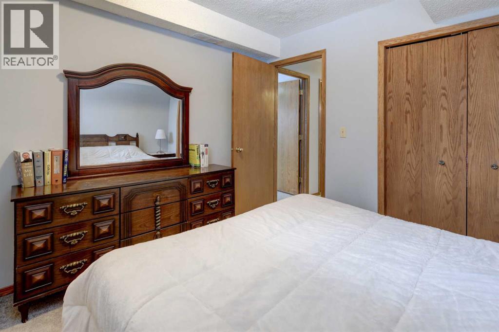 232 Hampshire Place Nw, Calgary, Alberta  T3A 4Y7 - Photo 34 - A2292276