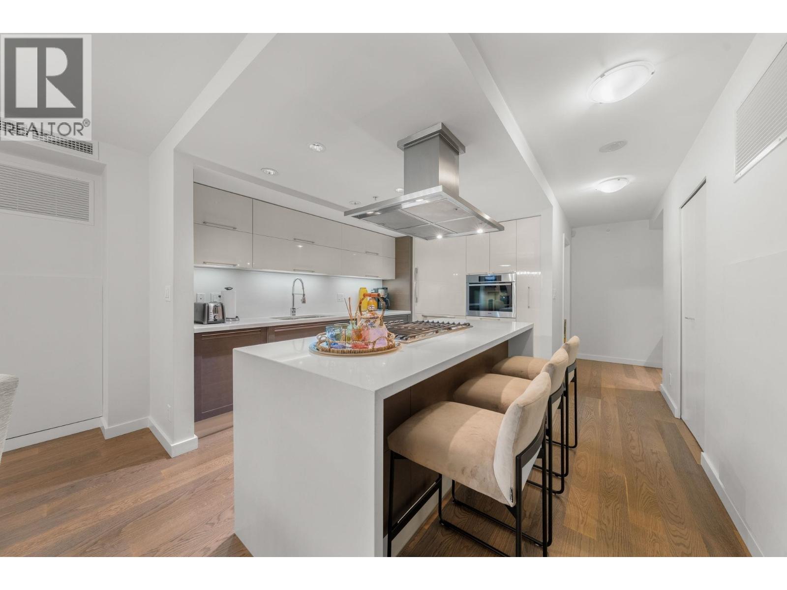 903 8 Smithe Mews, Vancouver, British Columbia  V6B 0A5 - Photo 14 - R3110799